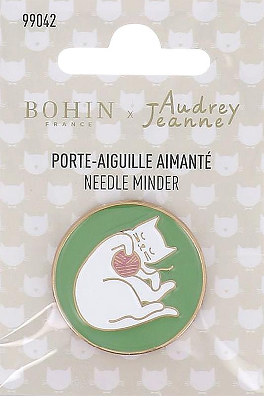 Needle Minder A J Cat 1 - Green Cat with Yarn Ball