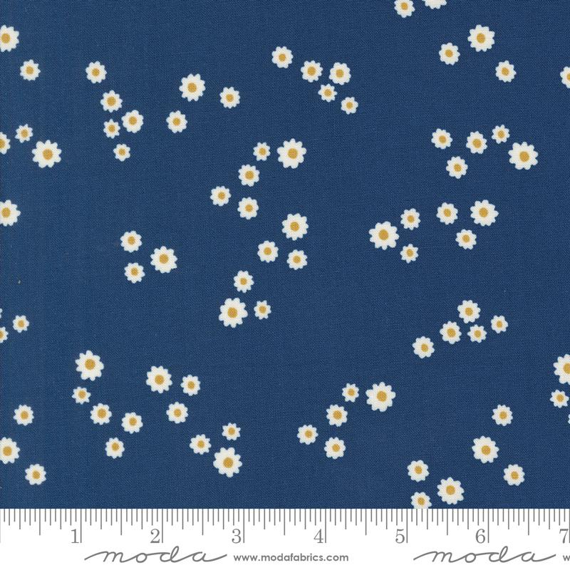 Field Of Flowers - Chamomile Small Florals Blender Indigo